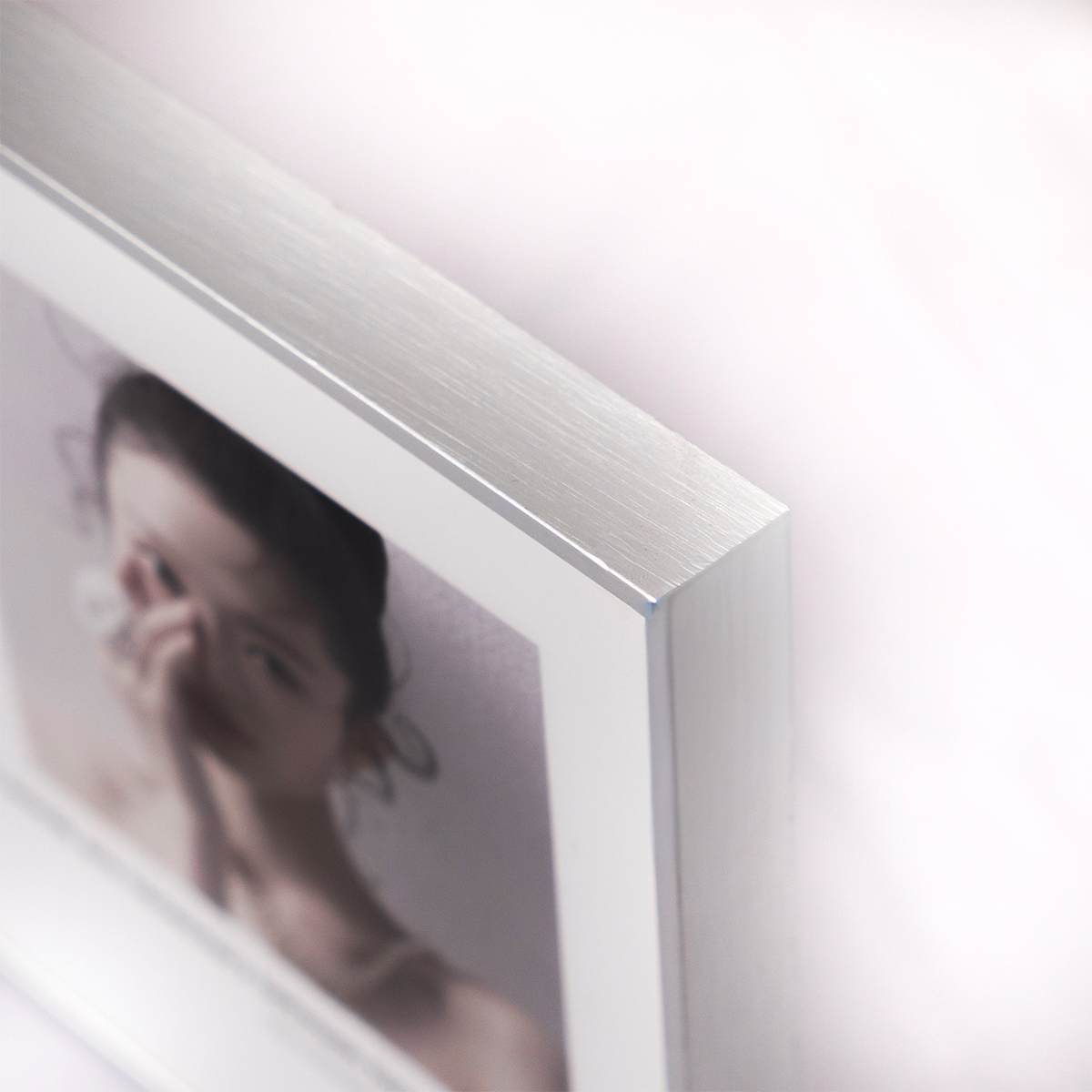 Ảnh Khung Hợp Kim Cao Cấp