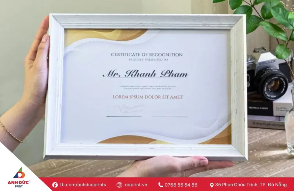 Khung bằng khen